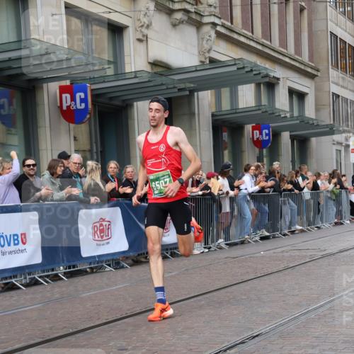 13.09.2026 - 21. swb-Marathon Bremen Strokosch-Dieckow http://msf.ph/oto/10380827 13.09.2026 12:44:09 Ziel 2044, 6507, 798, 1313, 1490 meine-sportfotos.de