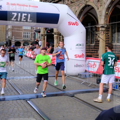 13.09.2026 - 21. swb-Marathon Bremen Tim E. http://msf.ph/oto/10380841 13.09.2026 13:16:48 Ziel 792, 816, 985, 1076, 1162, 2604, 5255, 5554, 5963, 6367, 7053, 7603, 7801, 8171, 8288 meine-sportfotos.de