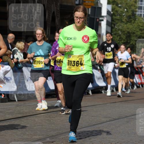 13.09.2026 - 21. swb-Marathon Bremen Strokosch-Dieckow http://msf.ph/oto/10380864 13.09.2026 11:04:49 Ziel 10160, 10245, 10526, 10613, 10711, 10755, 10877, 11114, 11214, 11215, 11248, 11364, 11410, 11720, 11740, 11761, 11991, 12009, 12929, 10315, 10465, 10729, 10741, 10850, 10855, 10856, 10975, 11133, 11272, 11395, 11518, 11757, 11939, 12002, 12064, 12235, 12420, 12522 meine-sportfotos.de