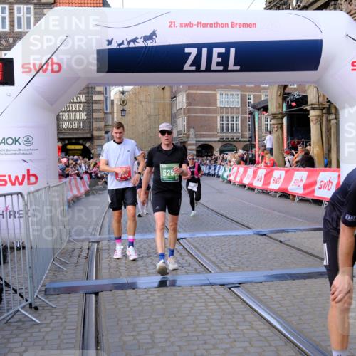 13.09.2026 - 21. swb-Marathon Bremen Tim E. http://msf.ph/oto/10380969 13.09.2026 13:16:59 Ziel 472, 675, 696, 734, 816, 827, 985, 2473, 2474, 2809, 3716, 3961, 4135, 4137, 4485, 5255, 5772, 6367, 6531, 6535, 7387, 7875 meine-sportfotos.de