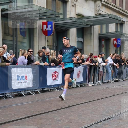 13.09.2026 - 21. swb-Marathon Bremen Strokosch-Dieckow http://msf.ph/oto/10381040 13.09.2026 12:44:21 Ziel 289, 6485, 798, 1313, 1490, 2044, 6507 meine-sportfotos.de