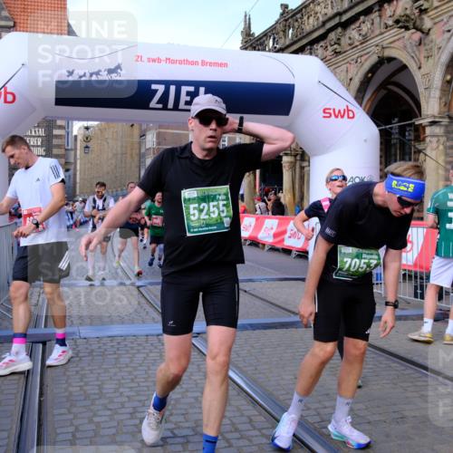 13.09.2026 - 21. swb-Marathon Bremen Tim E. http://msf.ph/oto/10381044 13.09.2026 13:17:02 Ziel 472, 675, 696, 734, 816, 827, 985, 2473, 2474, 2809, 3716, 3961, 4135, 4137, 4485, 5255, 5772, 6049, 6367, 6531, 6535, 7297, 7387, 7875 meine-sportfotos.de