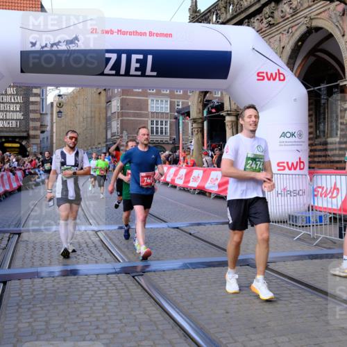 13.09.2026 - 21. swb-Marathon Bremen Tim E. http://msf.ph/oto/10381097 13.09.2026 13:17:04 Ziel 385, 472, 675, 696, 734, 816, 827, 985, 1970, 2319, 2473, 2474, 2809, 3716, 3961, 4135, 4137, 4485, 5255, 5772, 6049, 6531, 6535, 6819, 7297, 7387, 7875 meine-sportfotos.de