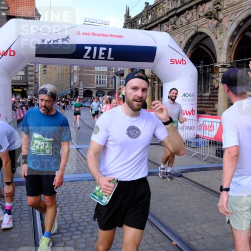 13.09.2026 - 21. swb-Marathon Bremen Tim E. http://msf.ph/oto/10381245 13.09.2026 13:17:21 Ziel 385, 1970, 2052, 2319, 3246, 3706, 4156, 6049, 6624, 6704, 6819, 6953, 7284, 7297, 8111, 8418, 8858 meine-sportfotos.de