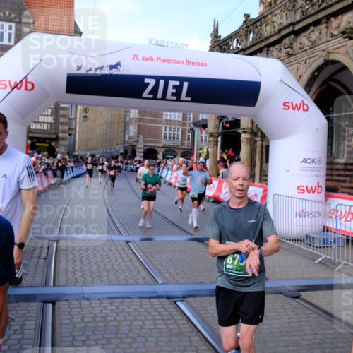 13.09.2026 - 21. swb-Marathon Bremen Tim E. http://msf.ph/oto/10381255 13.09.2026 13:17:23 Ziel 385, 1970, 2052, 2319, 3246, 3706, 4156, 4805, 6624, 6704, 6759, 6819, 6953, 7284, 8111, 8418, 8858 meine-sportfotos.de