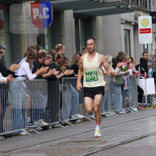 13.09.2026 - 21. swb-Marathon Bremen Strokosch-Dieckow http://msf.ph/oto/10381263 13.09.2026 12:44:43 Ziel 322, 814, 1187, 1544, 1840, 4474, 8285, 289, 6485 meine-sportfotos.de