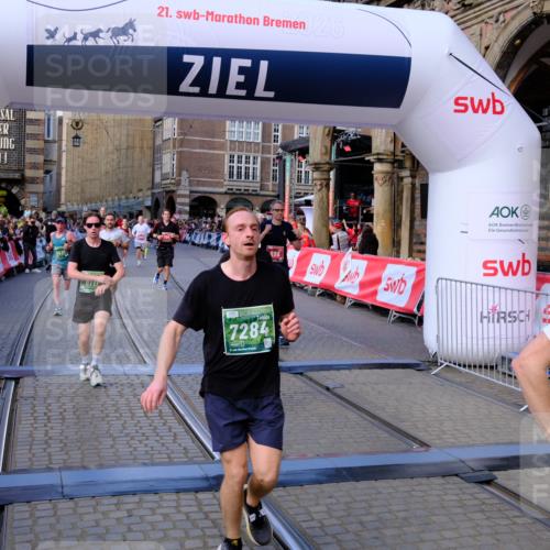 13.09.2026 - 21. swb-Marathon Bremen Tim E. http://msf.ph/oto/10381356 13.09.2026 13:17:29 Ziel 842, 2052, 3246, 4156, 4805, 6095, 6624, 6734, 6759, 6953, 7284, 8111, 8418, 8858 meine-sportfotos.de