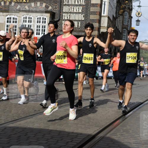 13.09.2026 - 21. swb-Marathon Bremen Strokosch-Dieckow http://msf.ph/oto/10381576 13.09.2026 11:05:00 Ziel 10160, 10198, 10283, 10481, 10711, 10877, 10940, 11006, 11114, 11364, 11366, 11592, 11705, 11761, 11991, 12005, 12493, 12495, 12498, 12500, 12502, 12563, 10370, 10576, 10718, 10800, 10995, 11102, 11105, 11157, 11218, 11281, 11326, 11584, 11616, 11722, 11900, 12002, 12011, 12064, 12079, 12080, 12099, 12335 meine-sportfotos.de
