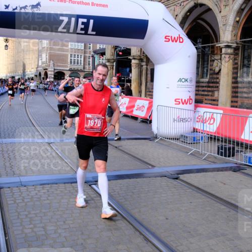 13.09.2026 - 21. swb-Marathon Bremen Tim E. http://msf.ph/oto/10381646 13.09.2026 13:17:47 Ziel 560, 842, 2008, 2234, 3148, 3760, 4171, 5041, 5550, 6095, 6734, 6803, 7901, 8100, 8250, 8253, 8446, 8532, 8714, 9075, 9400 meine-sportfotos.de