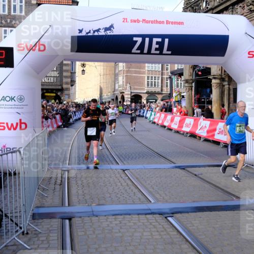 13.09.2026 - 21. swb-Marathon Bremen Tim E. http://msf.ph/oto/10381716 13.09.2026 13:17:51 Ziel 560, 771, 1297, 2008, 2234, 2812, 3148, 3760, 4171, 4498, 4499, 4620, 5041, 5550, 6803, 7901, 8100, 8250, 8253, 8446, 8532, 8714, 9075, 9400, 9505, 13107 meine-sportfotos.de