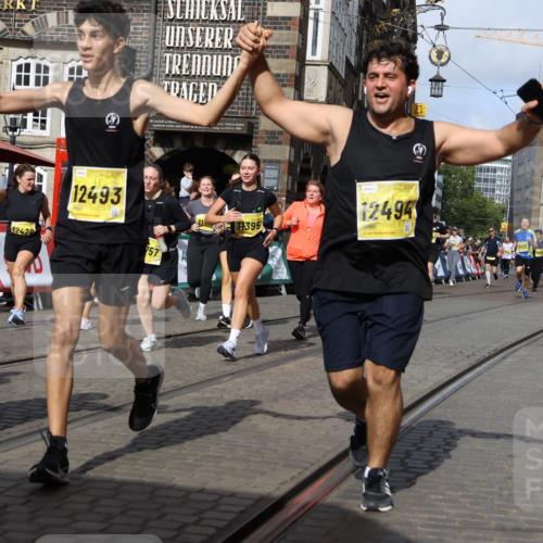 13.09.2026 - 21. swb-Marathon Bremen Strokosch-Dieckow http://msf.ph/oto/10381744 13.09.2026 11:05:00 Ziel 10160, 10198, 10283, 10481, 10711, 10877, 10940, 11006, 11114, 11364, 11366, 11592, 11705, 11761, 11991, 12005, 12493, 12495, 12498, 12500, 12502, 12563, 10370, 10576, 10718, 10800, 10995, 11102, 11105, 11157, 11218, 11281, 11326, 11584, 11616, 11722, 11900, 12002, 12011, 12064, 12079, 12080, 12099, 12335 meine-sportfotos.de