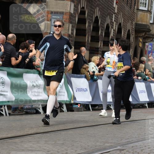 13.09.2026 - 21. swb-Marathon Bremen Strokosch-Dieckow http://msf.ph/oto/10381873 13.09.2026 11:05:06 Ziel 10198, 10283, 10315, 10481, 10729, 10855, 10856, 10877, 10940, 11006, 11114, 11133, 11272, 11364, 11366, 11395, 11518, 11592, 11705, 11757, 12005, 12420, 12493, 12495, 12498, 12500, 12502, 12563, 10370, 10411, 10576, 10697, 10718, 10800, 10802, 10995, 11102, 11105, 11157, 11218, 11281, 11326, 11584, 11616, 11722, 11900, 12011, 12079, 12080, 12335 meine-sportfotos.de