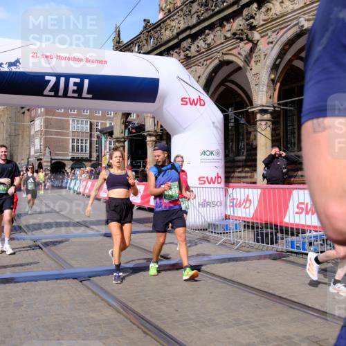13.09.2026 - 21. swb-Marathon Bremen Tim E. http://msf.ph/oto/10381957 13.09.2026 13:18:04 Ziel 771, 948, 1297, 2001, 2125, 2234, 2812, 3051, 3192, 3760, 4286, 4374, 4498, 4499, 4620, 5530, 5817, 5935, 8250, 9400, 9505, 9595, 9596, 13041, 13107 meine-sportfotos.de