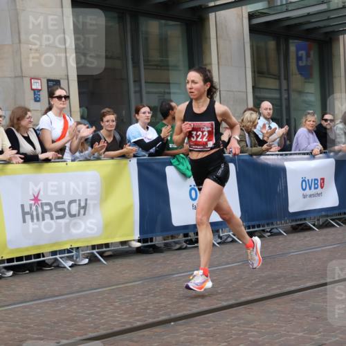 13.09.2026 - 21. swb-Marathon Bremen Strokosch-Dieckow http://msf.ph/oto/10381963 13.09.2026 12:45:17 Ziel 2032, 322, 814, 1187, 1544, 1840, 8285 meine-sportfotos.de