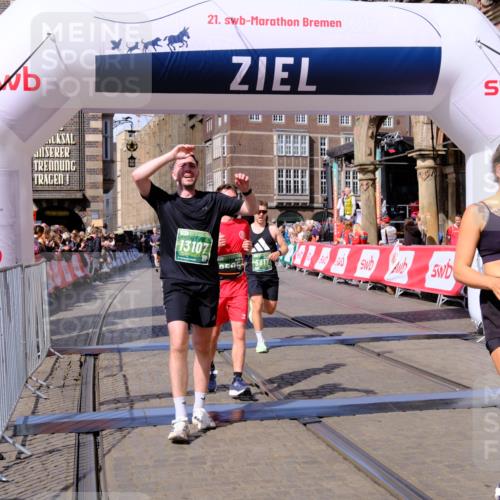 13.09.2026 - 21. swb-Marathon Bremen Tim E. http://msf.ph/oto/10382005 13.09.2026 13:18:05 Ziel 771, 948, 1297, 2001, 2125, 2234, 2812, 3051, 3192, 3760, 4286, 4374, 4498, 4499, 4620, 5530, 5817, 5935, 8869, 9400, 9505, 9595, 9596, 9837, 13041, 13107 meine-sportfotos.de