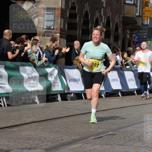 13.09.2026 - 21. swb-Marathon Bremen Strokosch-Dieckow http://msf.ph/oto/10382017 13.09.2026 11:05:12 Ziel 10198, 10283, 10315, 10465, 10481, 10729, 10741, 10850, 10855, 10856, 10940, 10975, 11006, 11133, 11272, 11366, 11395, 11518, 11705, 11757, 11939, 12005, 12235, 12420, 12493, 12495, 12498, 12500, 12502, 12522, 12563, 10411, 10576, 10697, 10717, 10802, 10995, 11146, 11326, 11334, 11394, 12011, 12079, 12080, 12251 meine-sportfotos.de