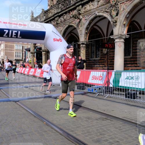 13.09.2026 - 21. swb-Marathon Bremen Tim E. http://msf.ph/oto/10382186 13.09.2026 13:18:18 Ziel 948, 1631, 1797, 1872, 2001, 2260, 2634, 2671, 3192, 3241, 3514, 3634, 4131, 4286, 4733, 5292, 5530, 5695, 5935, 5948, 6152, 6290, 6448, 8094, 8805, 8869, 8943, 8944, 9595, 9596, 9837, 13041 meine-sportfotos.de