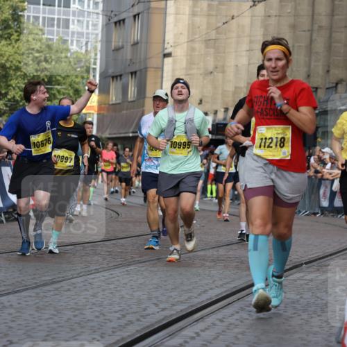 13.09.2026 - 21. swb-Marathon Bremen Strokosch-Dieckow http://msf.ph/oto/10382322 13.09.2026 11:05:19 Ziel 10315, 10370, 10465, 10718, 10729, 10741, 10850, 10855, 10856, 10975, 11105, 11133, 11272, 11281, 11395, 11518, 11757, 11900, 11939, 12002, 12064, 12099, 12235, 12335, 12420, 12493, 12495, 12498, 12500, 12502, 12522, 12563, 10186, 10432, 10717, 11146, 11314, 11334, 11387, 11394, 11521, 11571, 11572, 11724, 11892, 12055, 12251, 12273, 12330, 12362 meine-sportfotos.de