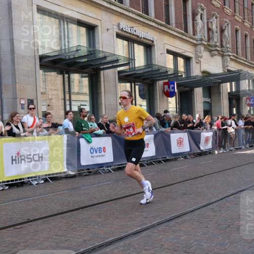 13.09.2026 - 21. swb-Marathon Bremen Strokosch-Dieckow http://msf.ph/oto/10382324 13.09.2026 12:47:19 Ziel 420, 991, 1161, 1783, 649, 7741 meine-sportfotos.de