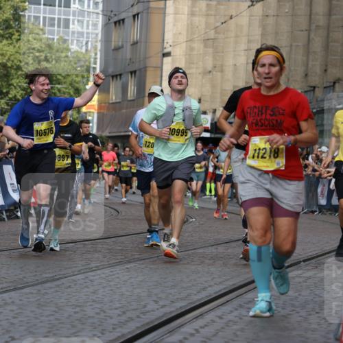 13.09.2026 - 21. swb-Marathon Bremen Strokosch-Dieckow http://msf.ph/oto/10382345 13.09.2026 11:05:19 Ziel 10315, 10370, 10465, 10718, 10729, 10741, 10850, 10855, 10856, 10975, 11105, 11133, 11272, 11281, 11395, 11518, 11757, 11900, 11939, 12002, 12064, 12099, 12235, 12335, 12420, 12493, 12495, 12498, 12500, 12502, 12522, 12563, 10186, 10432, 10717, 11146, 11314, 11334, 11387, 11394, 11521, 11571, 11572, 11724, 11892, 12055, 12251, 12273, 12330, 12362 meine-sportfotos.de
