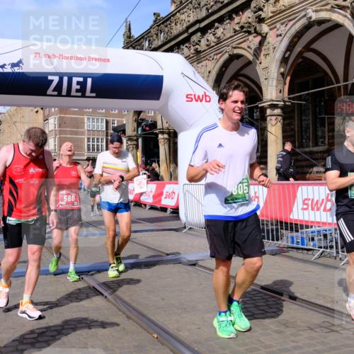 13.09.2026 - 21. swb-Marathon Bremen Tim E. http://msf.ph/oto/10382348 13.09.2026 13:18:23 Ziel 948, 1631, 1797, 1872, 2001, 2260, 2634, 2671, 3241, 3458, 3514, 3634, 4131, 4733, 5292, 5695, 5935, 5948, 6152, 6290, 6448, 8094, 8805, 8869, 8943, 8944, 9134, 9609, 9837, 10065 meine-sportfotos.de