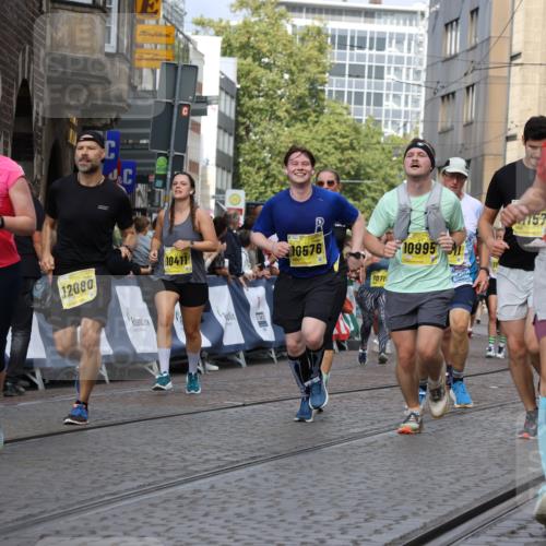 13.09.2026 - 21. swb-Marathon Bremen Strokosch-Dieckow http://msf.ph/oto/10382371 13.09.2026 11:05:20 Ziel 10315, 10370, 10465, 10718, 10729, 10741, 10800, 10850, 10855, 10856, 10975, 11105, 11133, 11272, 11281, 11395, 11518, 11584, 11722, 11757, 11900, 11939, 12002, 12064, 12099, 12235, 12335, 12420, 12522, 10186, 10432, 10717, 11146, 11314, 11334, 11387, 11394, 11521, 11571, 11572, 11724, 11892, 12055, 12251, 12273, 12330, 12362 meine-sportfotos.de
