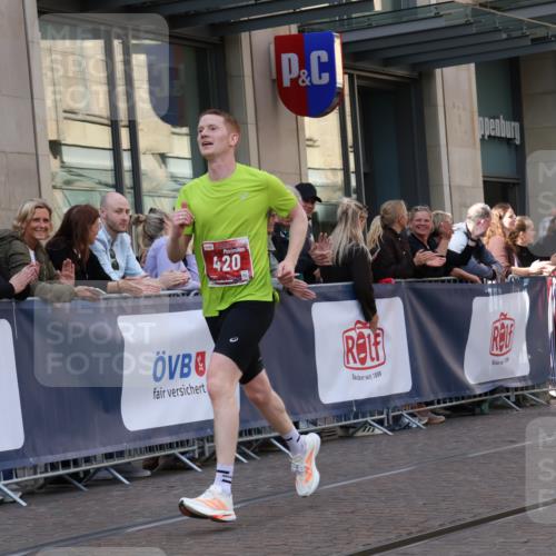 13.09.2026 - 21. swb-Marathon Bremen Strokosch-Dieckow http://msf.ph/oto/10382417 13.09.2026 12:47:42 Ziel 358, 447, 875, 420, 991, 1161, 1783 meine-sportfotos.de