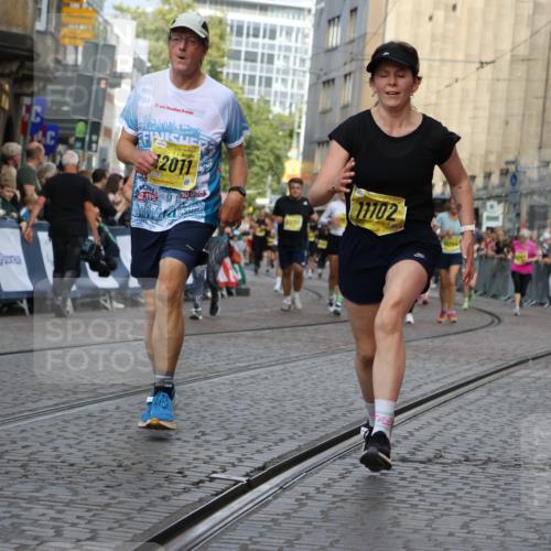 13.09.2026 - 21. swb-Marathon Bremen Strokosch-Dieckow http://msf.ph/oto/10382524 13.09.2026 11:05:24 Ziel 10370, 10465, 10718, 10741, 10800, 10850, 10975, 10995, 11102, 11105, 11133, 11157, 11218, 11281, 11584, 11616, 11722, 11900, 11939, 12002, 12064, 12099, 12235, 12335, 12522, 10186, 10259, 10260, 10432, 10864, 11146, 11314, 11387, 11394, 11520, 11521, 11571, 11572, 11724, 11791, 11892, 11947, 12055, 12156, 12251, 12273, 12330, 12362, 12501 meine-sportfotos.de
