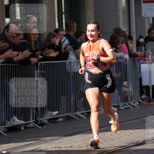13.09.2026 - 21. swb-Marathon Bremen Strokosch-Dieckow http://msf.ph/oto/10382528 13.09.2026 12:47:52 Ziel 358, 447, 875, 991, 1161, 1783 meine-sportfotos.de