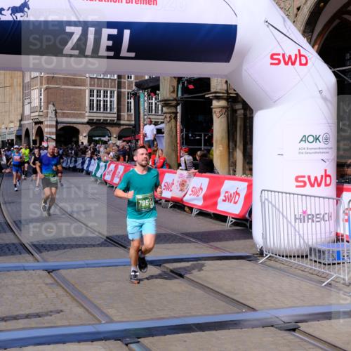 13.09.2026 - 21. swb-Marathon Bremen Tim E. http://msf.ph/oto/10382605 13.09.2026 13:18:40 Ziel 1146, 1419, 2055, 3458, 5307, 5460, 6293, 6294, 6818, 7491, 7731, 7954, 8404, 8872, 9019, 9134, 9275, 10065, 13150 meine-sportfotos.de
