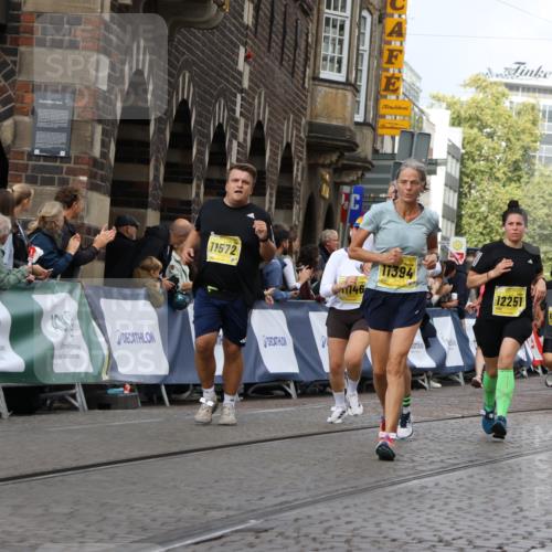 13.09.2026 - 21. swb-Marathon Bremen Strokosch-Dieckow http://msf.ph/oto/10382720 13.09.2026 11:05:33 Ziel 10370, 10411, 10576, 10697, 10717, 10718, 10800, 10802, 10995, 11102, 11105, 11157, 11218, 11281, 11326, 11334, 11584, 11616, 11722, 11900, 12002, 12011, 12064, 12079, 12080, 12099, 12335, 10168, 10238, 10259, 10260, 10457, 10864, 11024, 11520, 11791, 11947, 12156, 12362, 12378, 12501, 12773 meine-sportfotos.de