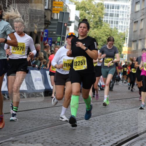 13.09.2026 - 21. swb-Marathon Bremen Strokosch-Dieckow http://msf.ph/oto/10382840 13.09.2026 11:05:35 Ziel 10370, 10411, 10576, 10697, 10717, 10718, 10800, 10802, 10995, 11102, 11105, 11157, 11218, 11281, 11326, 11334, 11584, 11616, 11722, 11900, 12011, 12079, 12080, 12099, 12335, 10168, 10238, 10259, 10260, 10305, 10457, 10864, 11024, 11520, 11791, 11947, 12156, 12378, 12501, 12523, 12773 meine-sportfotos.de
