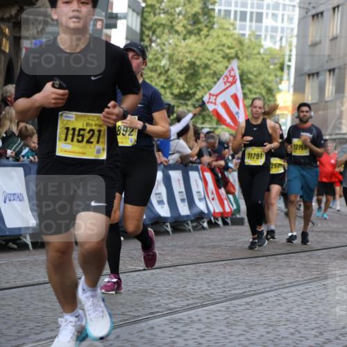 13.09.2026 - 21. swb-Marathon Bremen Strokosch-Dieckow http://msf.ph/oto/10382948 13.09.2026 11:05:39 Ziel 10186, 10411, 10432, 10576, 10697, 10717, 10800, 10802, 10995, 11102, 11105, 11146, 11157, 11218, 11326, 11334, 11394, 11571, 11572, 11584, 11616, 11722, 11900, 12011, 12055, 12079, 12080, 12251, 12335, 10018, 10168, 10238, 10305, 10382, 10457, 11024, 11164, 12378, 12523, 12528, 12773 meine-sportfotos.de