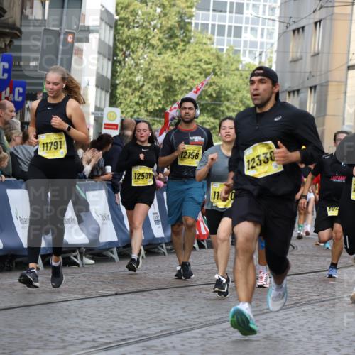 13.09.2026 - 21. swb-Marathon Bremen Strokosch-Dieckow http://msf.ph/oto/10382985 13.09.2026 11:05:42 Ziel 10186, 10411, 10432, 10576, 10697, 10717, 10802, 10995, 11102, 11146, 11157, 11218, 11314, 11326, 11334, 11387, 11394, 11521, 11571, 11572, 11616, 12011, 12055, 12079, 12080, 12251, 12330, 10018, 10168, 10305, 10382, 10619, 11024, 11132, 11164, 11477, 12186, 12378, 12523, 12528, 12773 meine-sportfotos.de