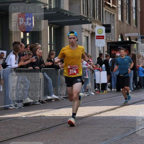 13.09.2026 - 21. swb-Marathon Bremen Strokosch-Dieckow http://msf.ph/oto/10383182 13.09.2026 12:48:53 Ziel 934, 1428, 314, 934, 1428, 1917 meine-sportfotos.de