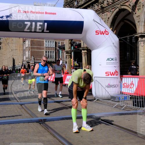 13.09.2026 - 21. swb-Marathon Bremen Tim E. http://msf.ph/oto/10383226 13.09.2026 13:19:19 Ziel 307, 2007, 2390, 4819, 4857, 4916, 5277, 6137, 6310, 7154, 7602, 7647, 7686, 7791, 9512, 13184 meine-sportfotos.de