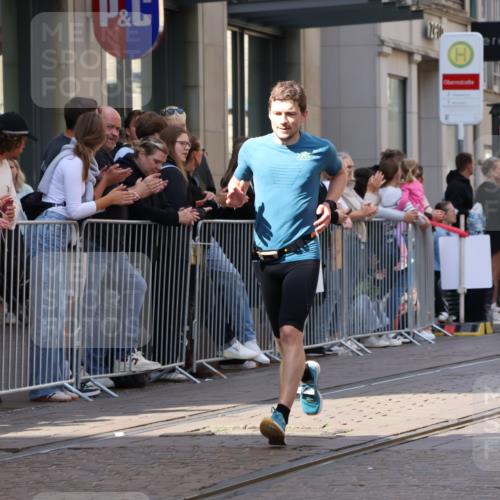 13.09.2026 - 21. swb-Marathon Bremen Strokosch-Dieckow http://msf.ph/oto/10383261 13.09.2026 12:48:55 Ziel 314, 934, 1428, 1917 meine-sportfotos.de