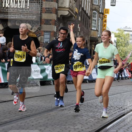 13.09.2026 - 21. swb-Marathon Bremen Strokosch-Dieckow http://msf.ph/oto/10383308 13.09.2026 11:05:48 Ziel 10186, 10259, 10260, 10411, 10432, 10717, 10802, 10864, 11146, 11314, 11334, 11387, 11394, 11520, 11521, 11571, 11572, 11724, 11791, 11892, 11947, 12055, 12251, 12273, 12330, 12362, 10018, 10204, 10305, 10382, 10619, 10662, 11132, 11156, 11164, 11477, 11775, 12186, 12486, 12523, 12528 meine-sportfotos.de