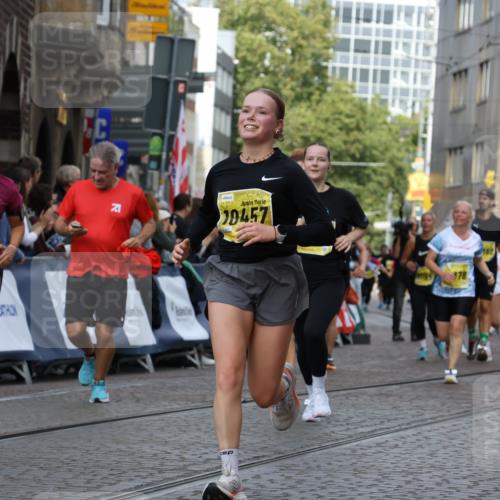 13.09.2026 - 21. swb-Marathon Bremen Strokosch-Dieckow http://msf.ph/oto/10383478 13.09.2026 11:05:51 Ziel 10186, 10259, 10260, 10432, 10717, 10864, 11146, 11314, 11334, 11387, 11394, 11520, 11521, 11571, 11572, 11724, 11791, 11892, 11947, 12055, 12156, 12251, 12273, 12330, 12362, 12501, 10018, 10204, 10382, 10619, 10662, 11132, 11156, 11164, 11477, 11775, 12186, 12486 meine-sportfotos.de