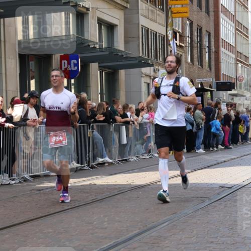 13.09.2026 - 21. swb-Marathon Bremen Strokosch-Dieckow http://msf.ph/oto/10383513 13.09.2026 12:49:07 Ziel 1483, 934, 1428, 1917 meine-sportfotos.de