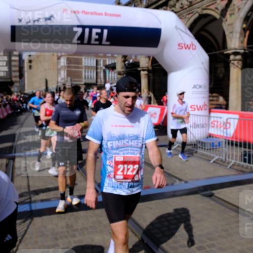 13.09.2026 - 21. swb-Marathon Bremen Tim E. http://msf.ph/oto/10383524 13.09.2026 13:21:06 Ziel 541, 769, 876, 1056, 1881, 2425, 2640, 3356, 3866, 4126, 4174, 4316, 4465, 4482, 4612, 5161, 5213, 5855, 5954, 6177, 6401, 6680, 7517, 7902, 8005, 8141, 8804, 9691, 13126 meine-sportfotos.de