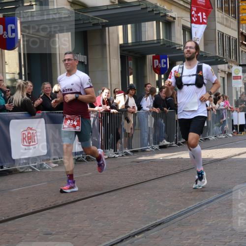 13.09.2026 - 21. swb-Marathon Bremen Strokosch-Dieckow http://msf.ph/oto/10383545 13.09.2026 12:49:08 Ziel 968, 1483, 934, 1428, 1917 meine-sportfotos.de