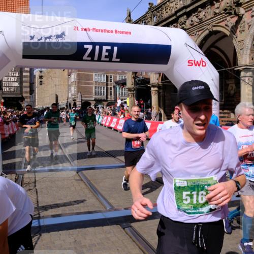 13.09.2026 - 21. swb-Marathon Bremen Tim E. http://msf.ph/oto/10383635 13.09.2026 13:21:15 Ziel 854, 1056, 1191, 1881, 2425, 2640, 3356, 3450, 3933, 4126, 4316, 4362, 4465, 4612, 5161, 6401, 6680, 6970, 7902, 8005, 8237, 8622, 8971, 13120 meine-sportfotos.de