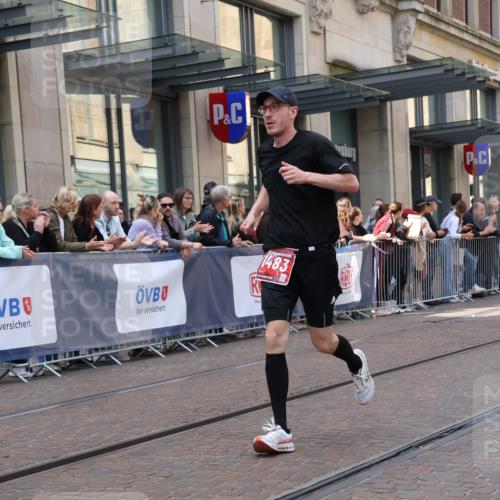 13.09.2026 - 21. swb-Marathon Bremen Strokosch-Dieckow http://msf.ph/oto/10383698 13.09.2026 12:49:39 Ziel 547, 719, 719, 968, 1483 meine-sportfotos.de
