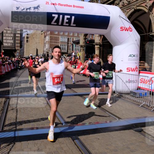 13.09.2026 - 21. swb-Marathon Bremen Tim E. http://msf.ph/oto/10383763 13.09.2026 13:21:31 Ziel 226, 1191, 2979, 3450, 3534, 4234, 4362, 4445, 4484, 4519, 4734, 6357, 6970, 8237, 8323, 8408, 8791, 9267, 9268, 9900 meine-sportfotos.de