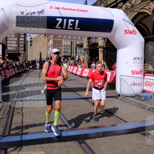13.09.2026 - 21. swb-Marathon Bremen Tim E. http://msf.ph/oto/10383830 13.09.2026 13:21:33 Ziel 226, 2979, 3450, 3534, 4234, 4362, 4445, 4484, 4519, 4734, 6357, 8323, 8408, 8791, 9267, 9268, 9514, 9900 meine-sportfotos.de