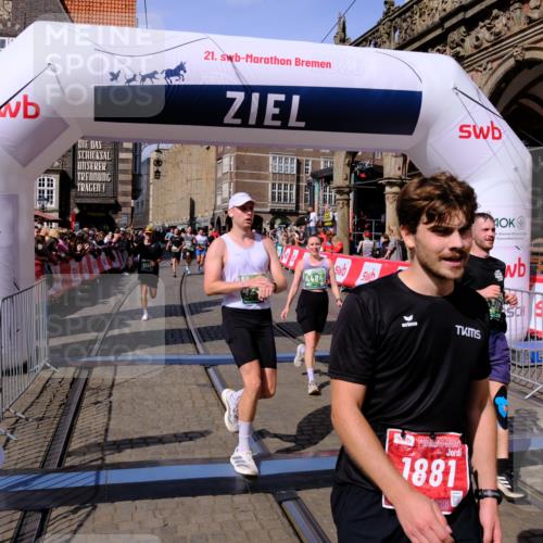 13.09.2026 - 21. swb-Marathon Bremen Tim E. http://msf.ph/oto/10383962 13.09.2026 13:21:44 Ziel 1130, 2904, 3120, 3202, 3435, 3534, 3655, 4165, 4234, 4445, 4484, 4519, 5542, 6862, 8184, 8270, 8384, 8730, 8923, 9048, 9514, 9722, 9900, 13145 meine-sportfotos.de
