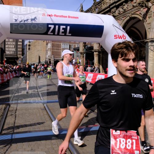 13.09.2026 - 21. swb-Marathon Bremen Tim E. http://msf.ph/oto/10383986 13.09.2026 13:21:44 Ziel 1130, 2904, 3120, 3202, 3435, 3534, 3655, 4165, 4234, 4445, 4484, 4519, 5542, 6862, 8184, 8270, 8384, 8730, 8923, 9048, 9514, 9722, 9900, 13145 meine-sportfotos.de