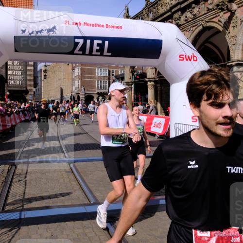 13.09.2026 - 21. swb-Marathon Bremen Tim E. http://msf.ph/oto/10383998 13.09.2026 13:21:44 Ziel 1130, 2904, 3120, 3202, 3435, 3534, 3655, 4165, 4234, 4445, 4484, 4519, 5542, 6862, 8184, 8270, 8384, 8730, 8923, 9048, 9514, 9722, 9900, 13145 meine-sportfotos.de