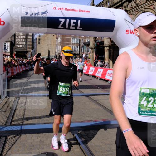 13.09.2026 - 21. swb-Marathon Bremen Tim E. http://msf.ph/oto/10384072 13.09.2026 13:21:46 Ziel 1130, 2570, 2904, 3120, 3202, 3435, 3534, 3655, 3930, 4165, 4234, 4445, 4484, 4519, 5542, 6862, 7176, 8184, 8270, 8384, 8730, 8923, 9048, 9514, 9722, 9900, 13145 meine-sportfotos.de